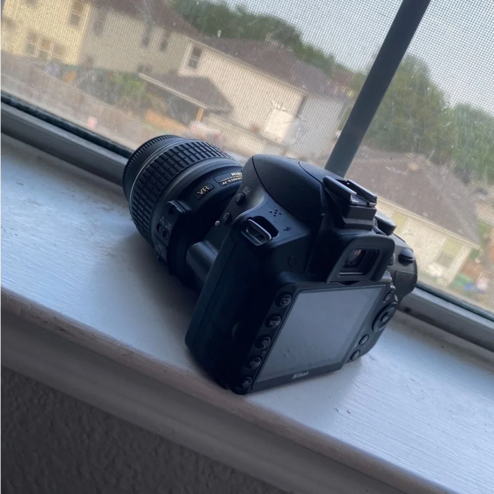 Fully Working Nikon Camera (D3200)